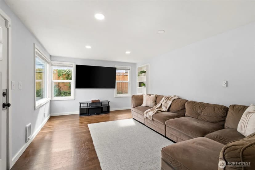 Property photo for 12015 69th Avenue S, Seattle photo 4