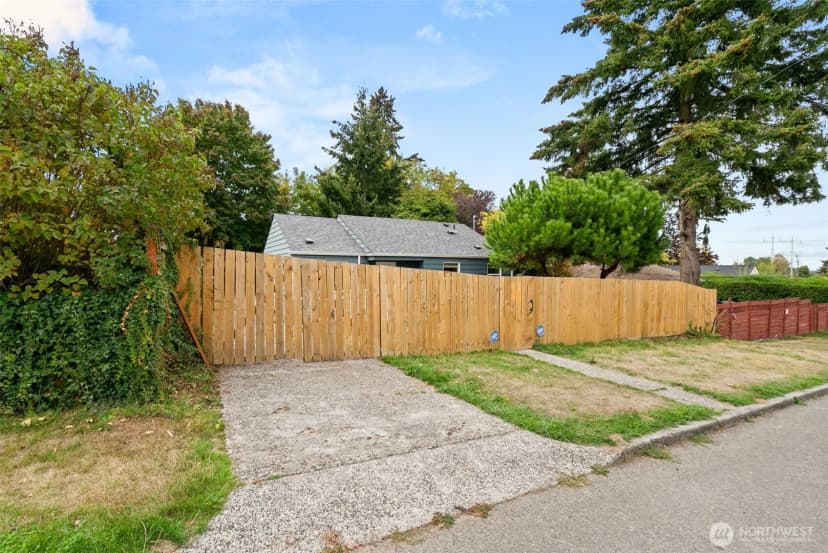 Property photo for 12015 69th Avenue S, Seattle photo 20