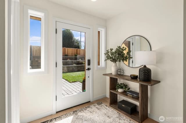 Property photo for 3312 W Dravus Street, Seattle photo 4