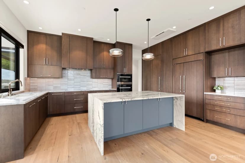 Property photo for 8333 Ne Juanita Drive, Kirkland photo 11