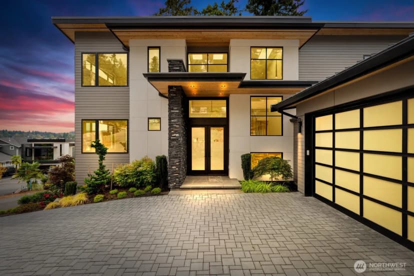 Property photo for 8333 Ne Juanita Drive, Kirkland photo 32