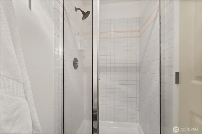Property photo for 1628 118th Avenue Se #f217, Bellevue photo 20