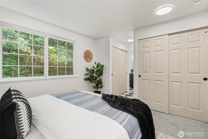 Property photo for 1628 118th Avenue Se #f217, Bellevue photo 18