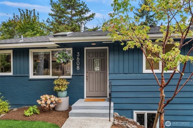 Property photo for 3608 Ne 103rd Street, Seattle photo 3