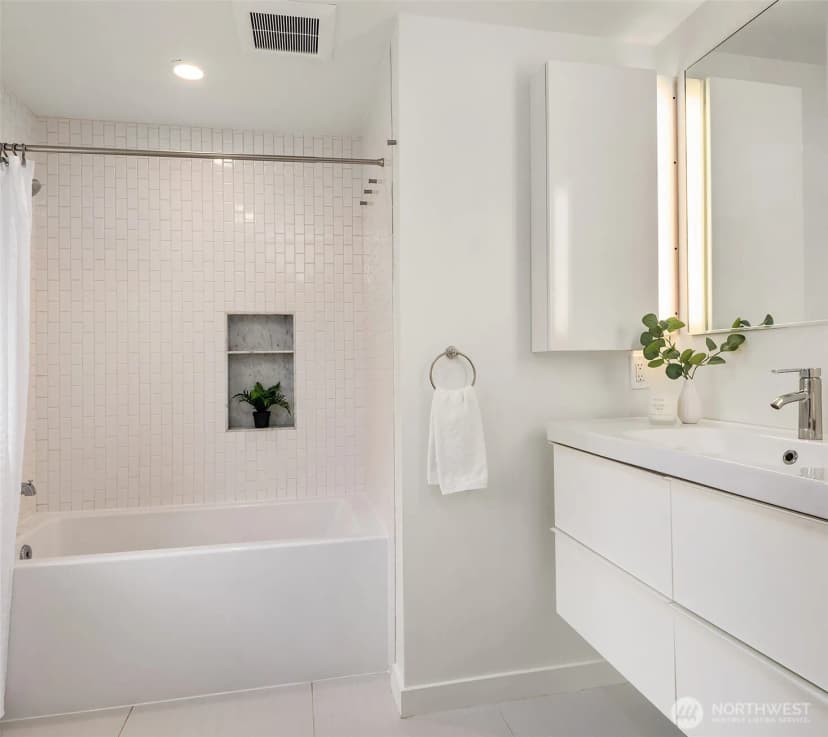 Property photo for 3608 Ne 103rd Street, Seattle photo 14