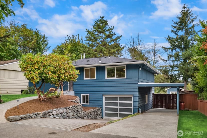 Property photo for 3608 Ne 103rd Street, Seattle photo 2