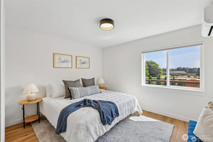 Property photo for 12038 N Park Avenue N, Seattle photo 12