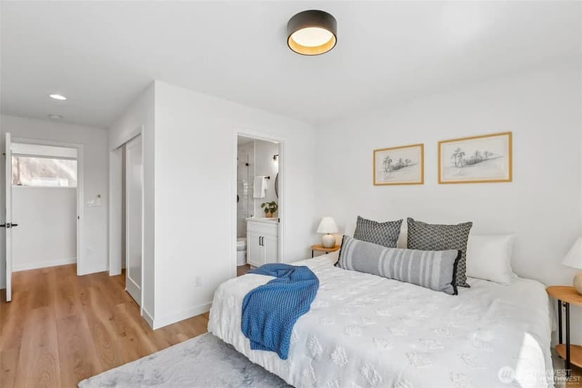 Property photo for 12038 N Park Avenue N, Seattle photo 13