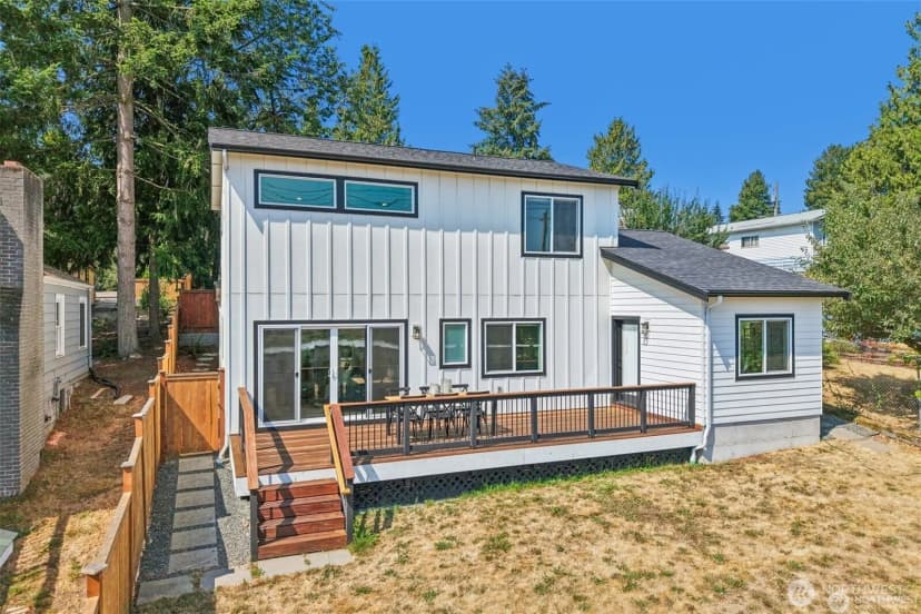 Property photo for 12038 N Park Avenue N, Seattle photo 26