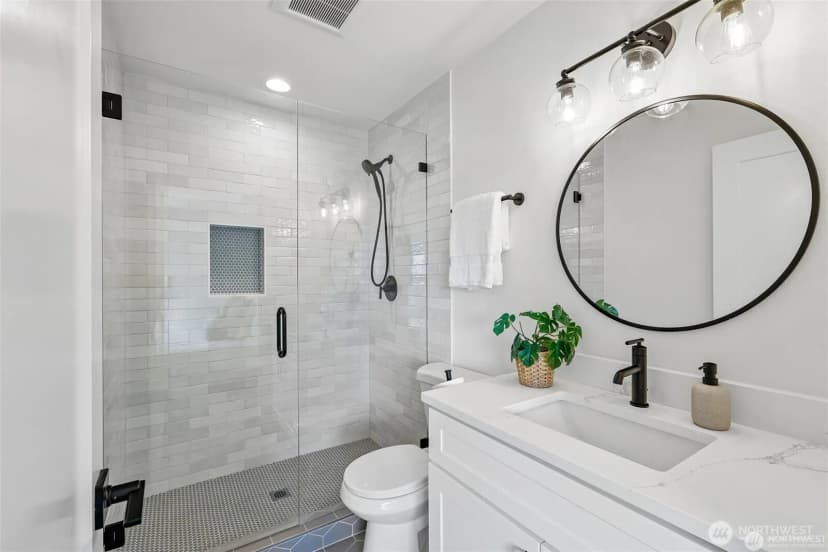 Property photo for 12038 N Park Avenue N, Seattle photo 14