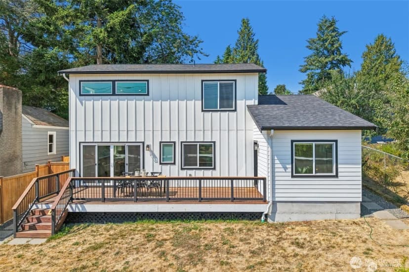Property photo for 12038 N Park Avenue N, Seattle photo 25
