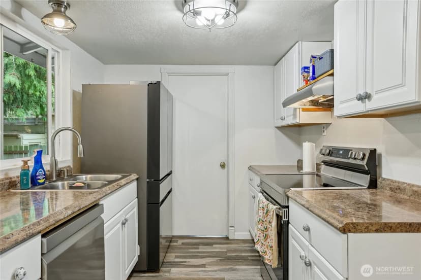 Property photo for 20414 54th Avenue W, Lynnwood photo 8