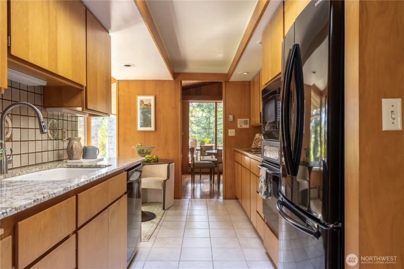 Property photo for 18710 88th Avenue W, Edmonds photo 17
