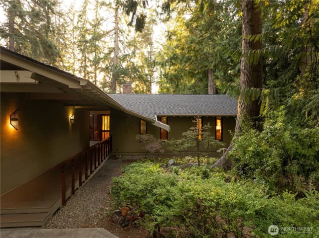Property photo for 18710 88th Avenue W, Edmonds photo 2