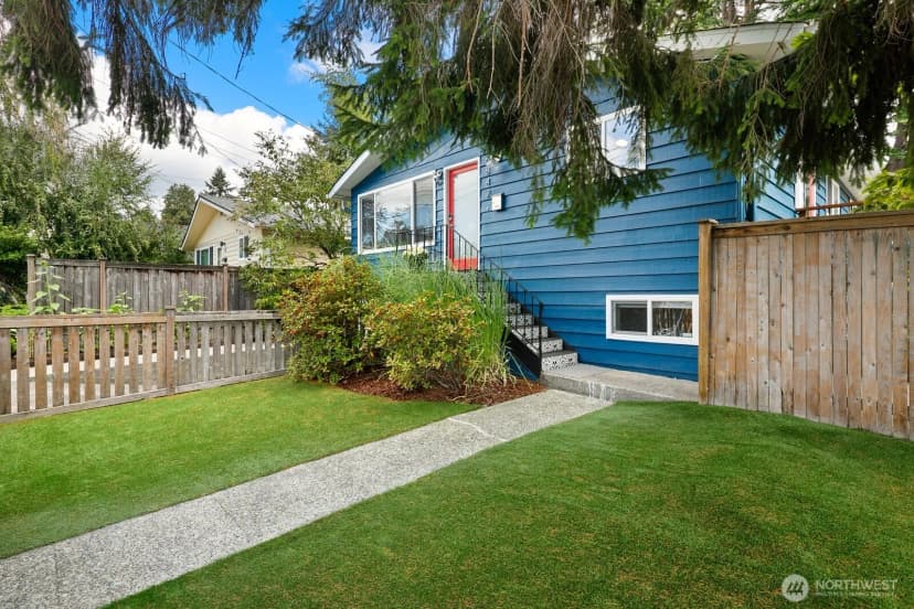 Property photo for 6842 25th Avenue Ne, Seattle photo 2