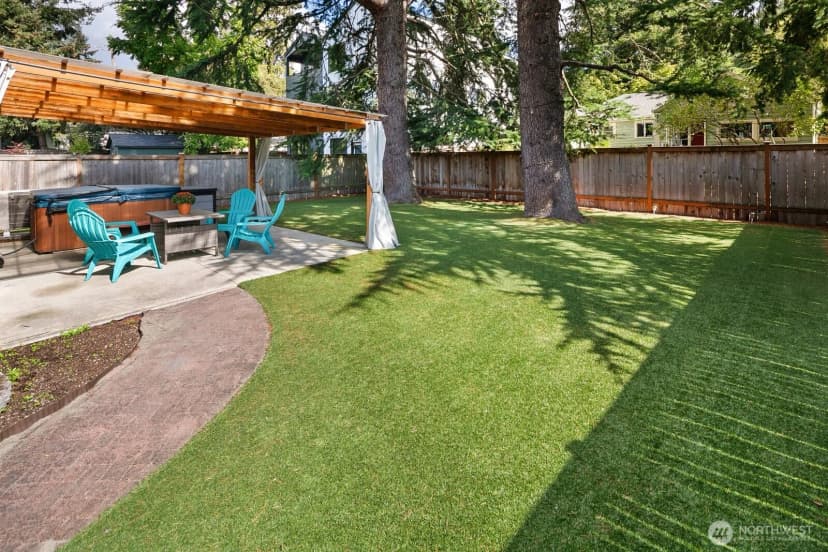 Property photo for 6842 25th Avenue Ne, Seattle photo 30