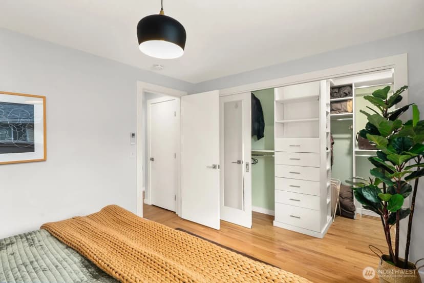 Property photo for 6842 25th Avenue Ne, Seattle photo 15