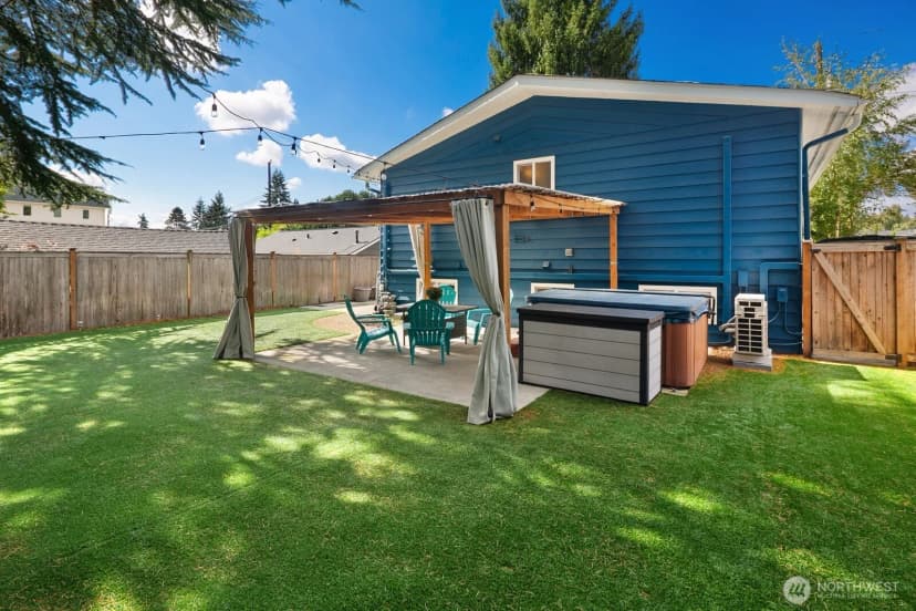 Property photo for 6842 25th Avenue Ne, Seattle photo 32