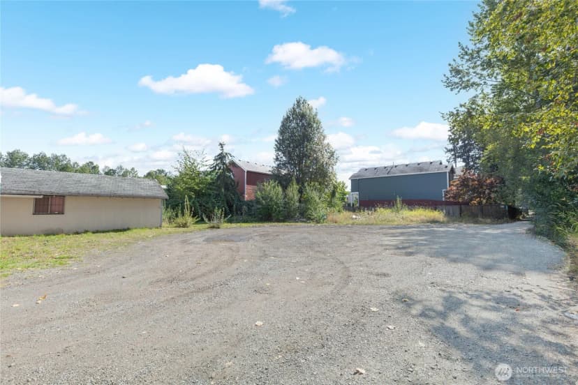 Property photo for 604 112th Street E, Tacoma photo 5
