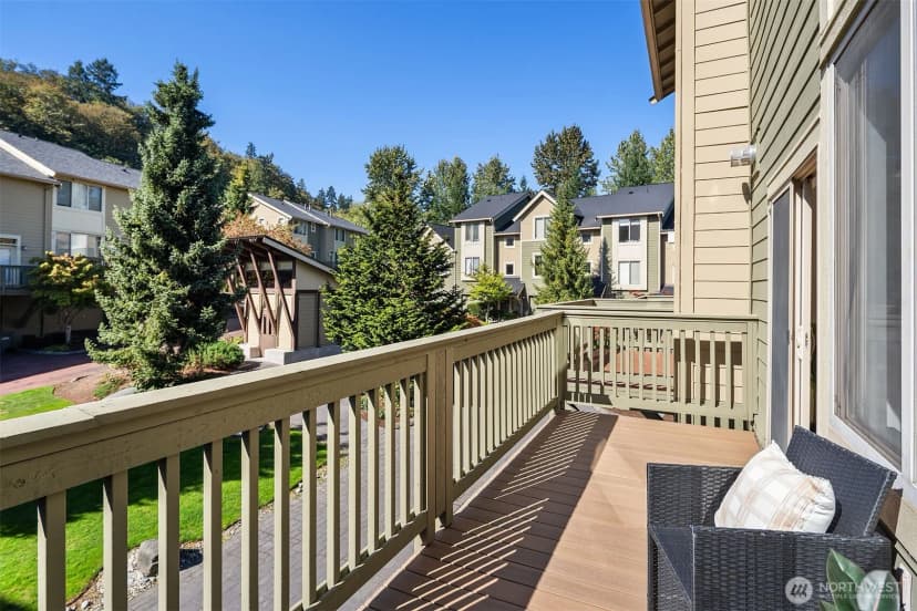 Property photo for 377 Nw Pebble Lane, Issaquah photo 13