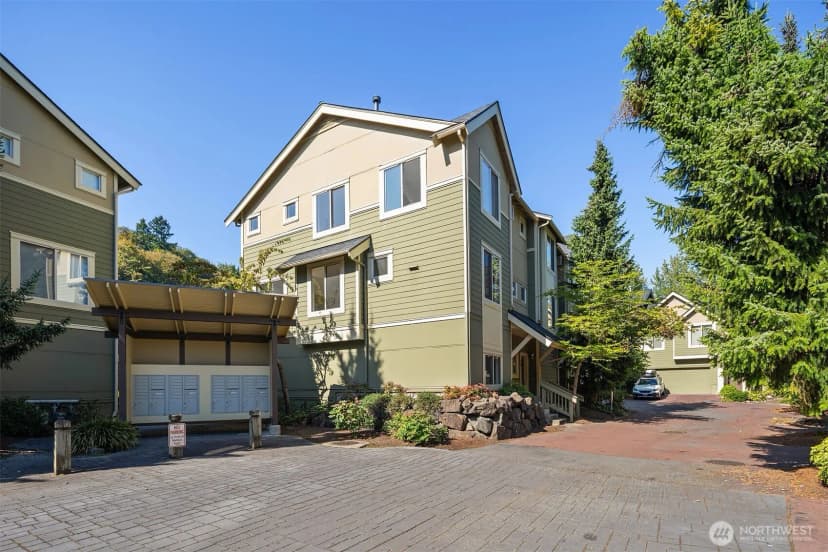 Property photo for 377 Nw Pebble Lane, Issaquah photo 15