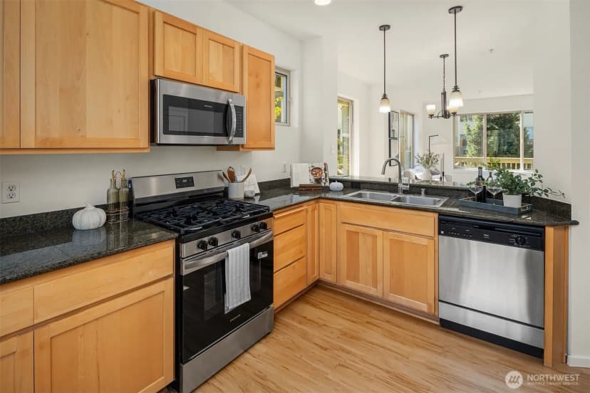 Property photo for 377 Nw Pebble Lane, Issaquah photo 10