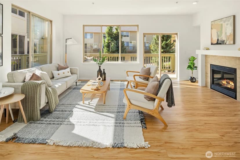 Property photo for 377 Nw Pebble Lane, Issaquah photo 4