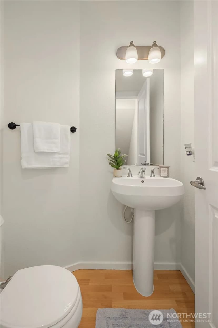 Property photo for 377 Nw Pebble Lane, Issaquah photo 8