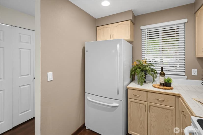 Property photo for 15917 Waynita Way Ne #e-202, Bothell photo 6
