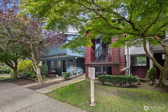 Property photo for 15917 Waynita Way Ne #e-202, Bothell photo 2