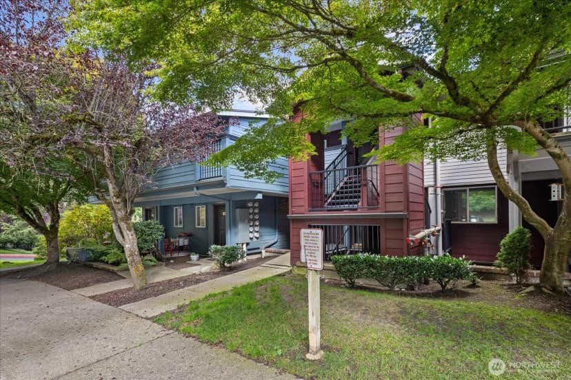 Property photo for 15917 Waynita Way Ne #e-202, Bothell photo 2