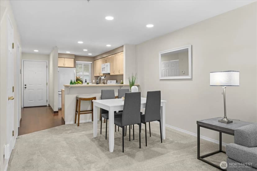 Property photo for 15917 Waynita Way Ne #e-202, Bothell photo 9