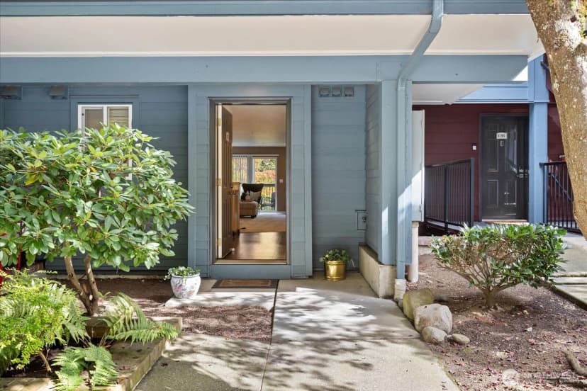 Property photo for 15917 Waynita Way Ne #e-202, Bothell photo 3