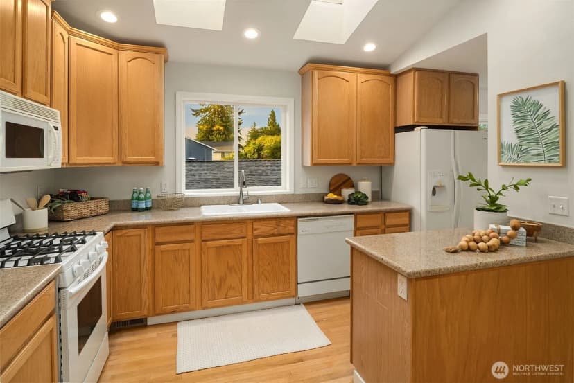 Property photo for 14032 Wayne Place N, Seattle photo 7