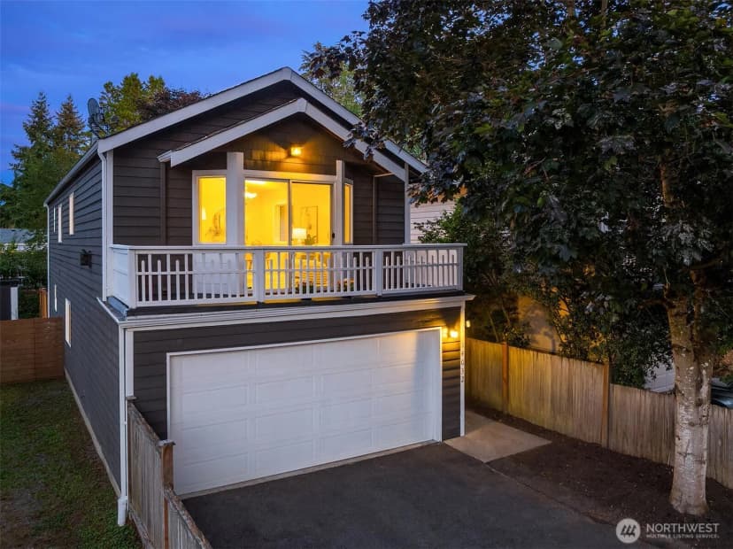 Property photo for 14032 Wayne Place N, Seattle