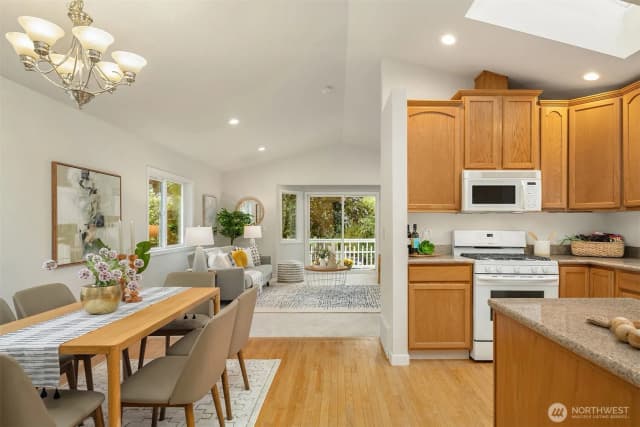 Property photo for 14032 Wayne Place N, Seattle photo 5