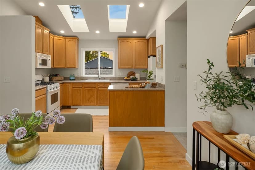 Property photo for 14032 Wayne Place N, Seattle photo 6