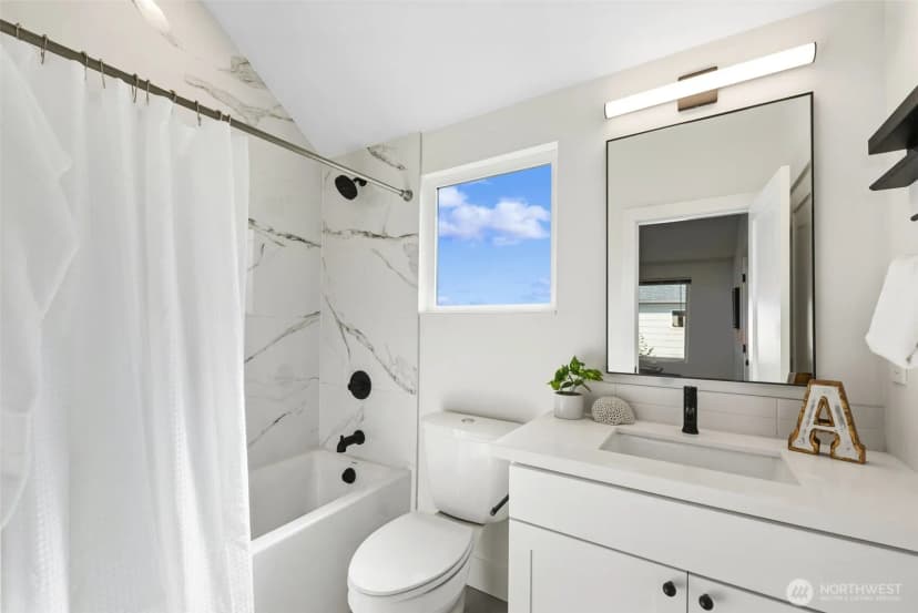 Property photo for 5947 41st Avenue Sw #b, Seattle photo 15