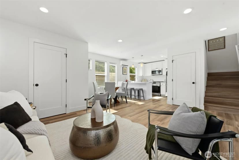 Property photo for 5947 41st Avenue Sw #b, Seattle photo 6