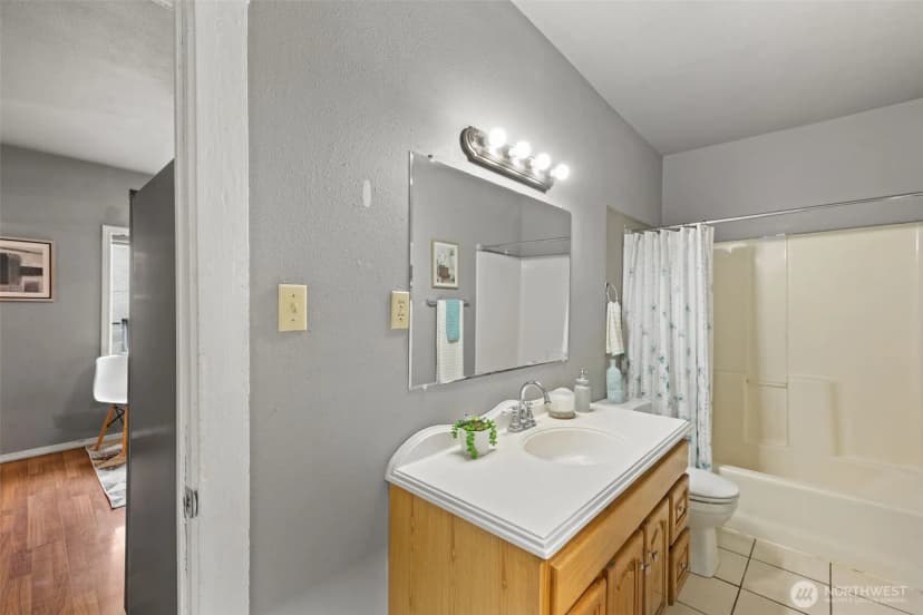 Property photo for 1512 21st Avenue S, Seattle photo 7