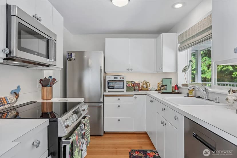 Property photo for 10203 47th Avenue Sw #b3, Seattle photo 12
