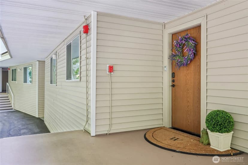 Property photo for 10203 47th Avenue Sw #b3, Seattle photo 3