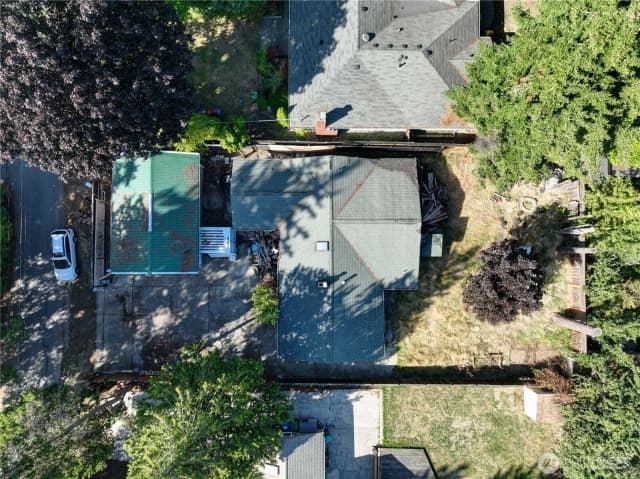 Property photo for 11024 Bartlett Avenue Ne, Seattle