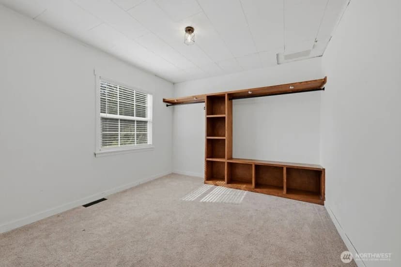 Property photo for 331 156th Street Ne, Arlington photo 6