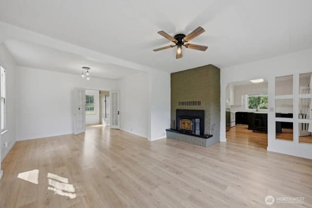Property photo for 331 156th Street Ne, Arlington photo 3