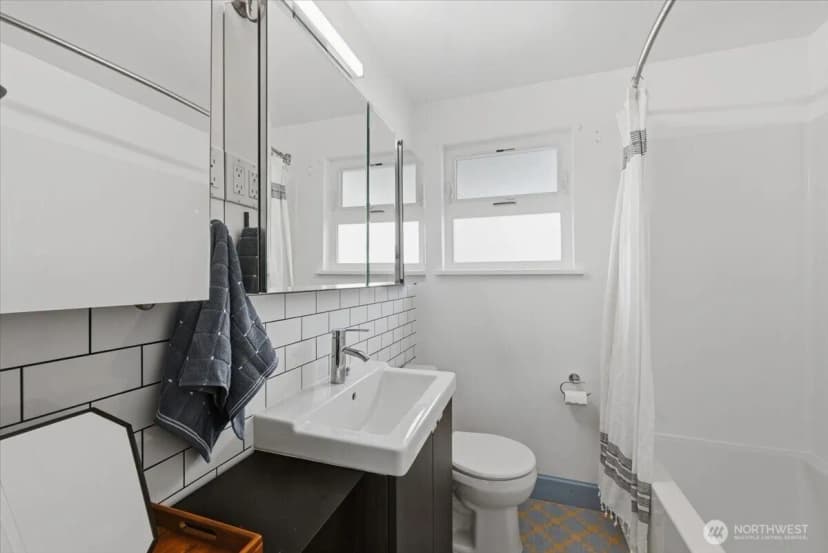 Property photo for 7548 28th Avenue Nw, Seattle photo 11