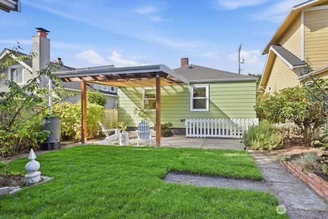 Property photo for 7548 28th Avenue Nw, Seattle photo 2