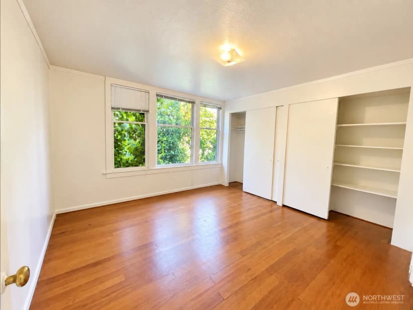 Property photo for 1717 E Thomas Street, Seattle photo 3