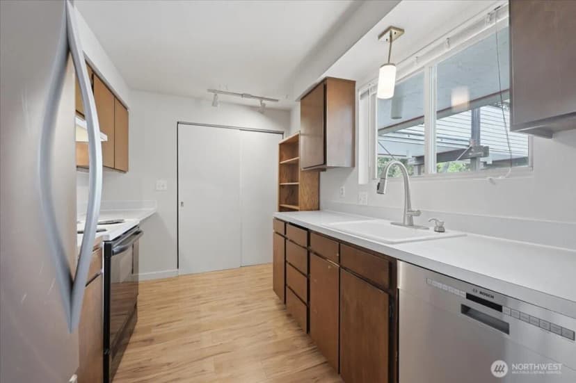 Property photo for 8516 196th Street Sw #204, Edmonds photo 8