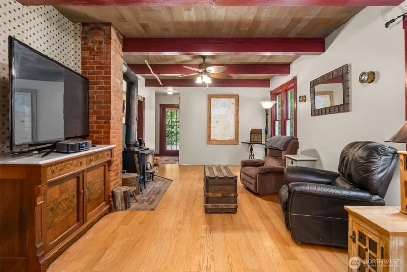 Property photo for 17026 S Vaughn Road Nw, Vaughn photo 6